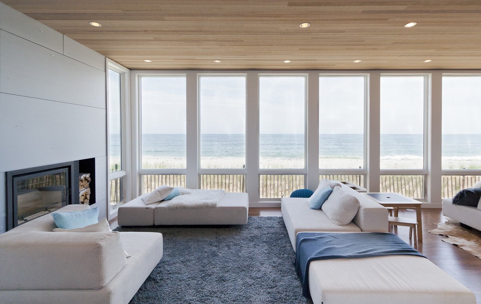 Photo 10 of 18 in Dune Road Beach House by Resolution: 4 Architecture ...