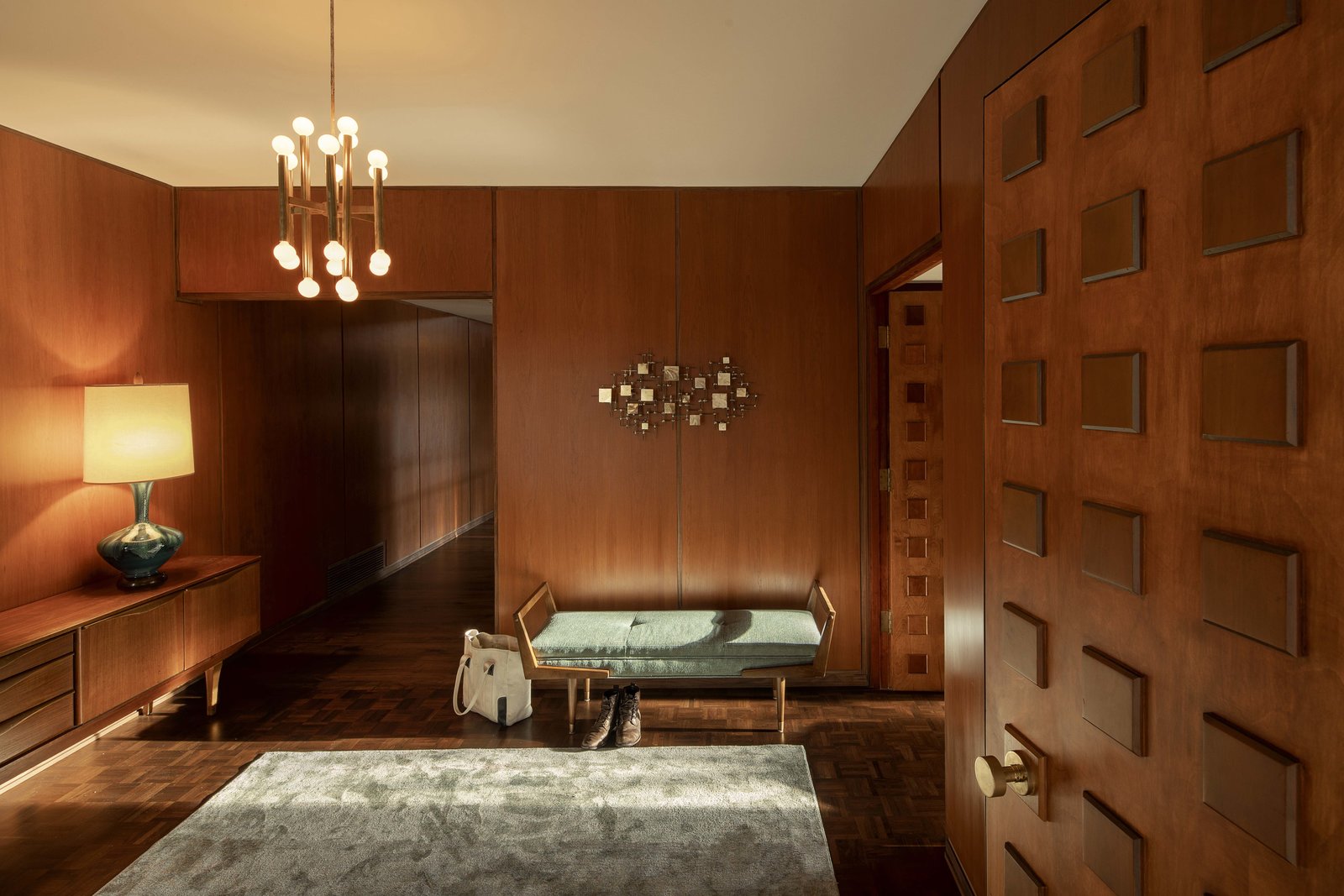 Photo 14 Of 1526 In Hallway Photos From A Restored 60s Home On Lake Oswego Channels Swanky Mad Men Vibes Dwell