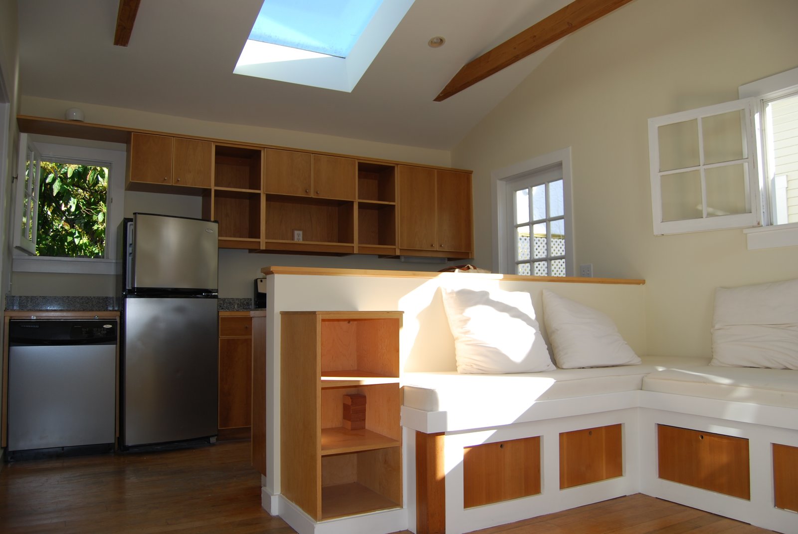 Budget Friendly Eco Friendly Apartment Decor Ideas Guide - Small Apartment Renovation Eco Friendly On A Budget