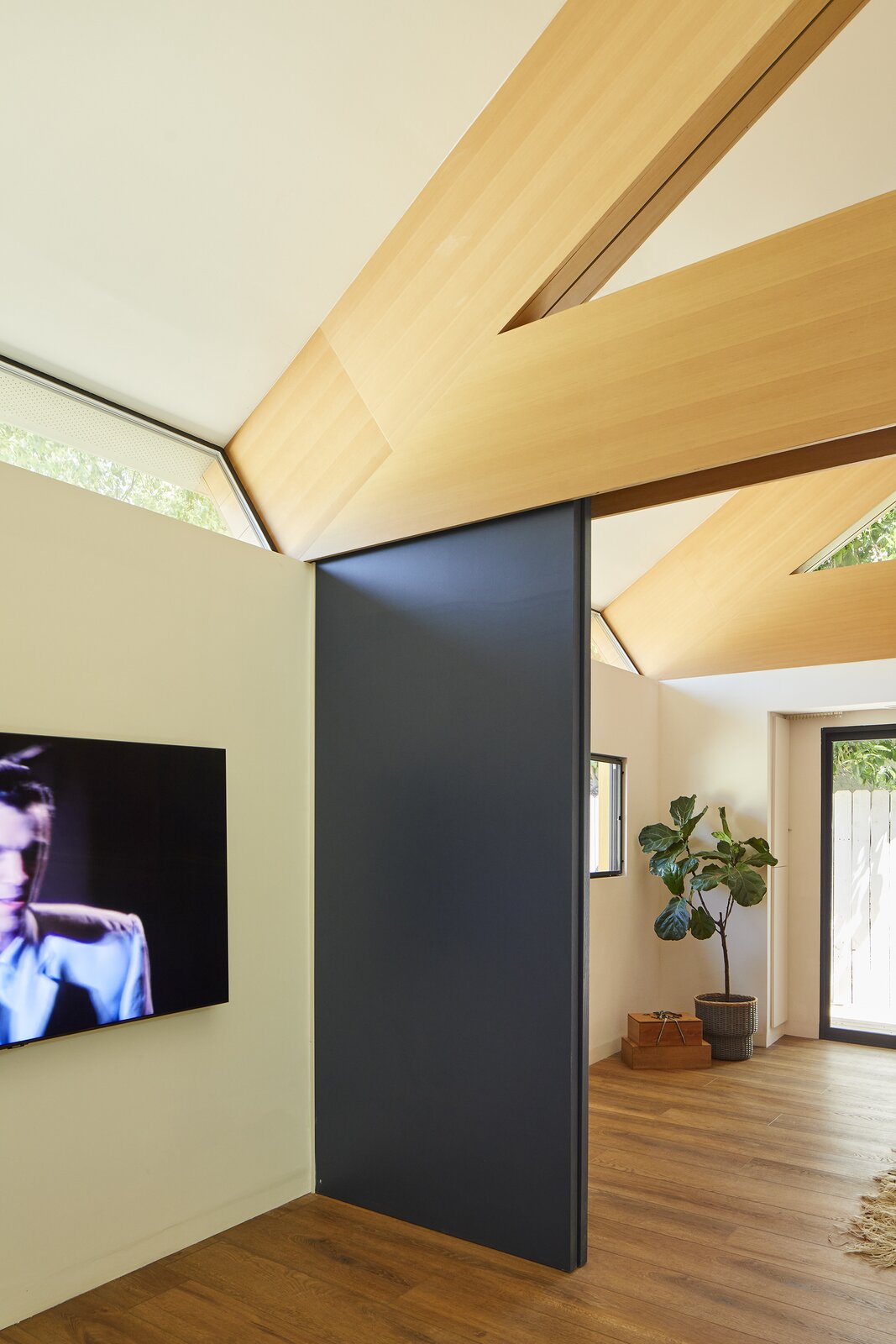 Photo 3 of 14 in A ColorBlocked ADU in Los Angeles Takes a Cue From