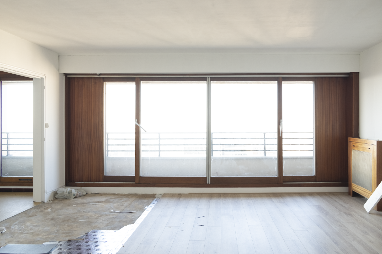 Architect Olivier Lekien of Atelier OLK recreated a 1970s flat in Paris for a small family.
