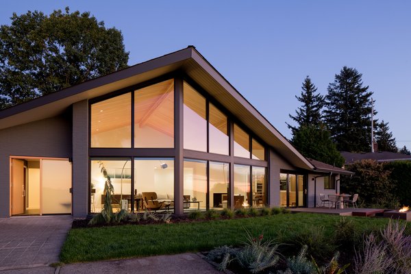 The first task at hand was to open up and vault the ceilings. The architects added floor-to-ceiling windows, which allowed the home to take full advantage of its amazing views. 

