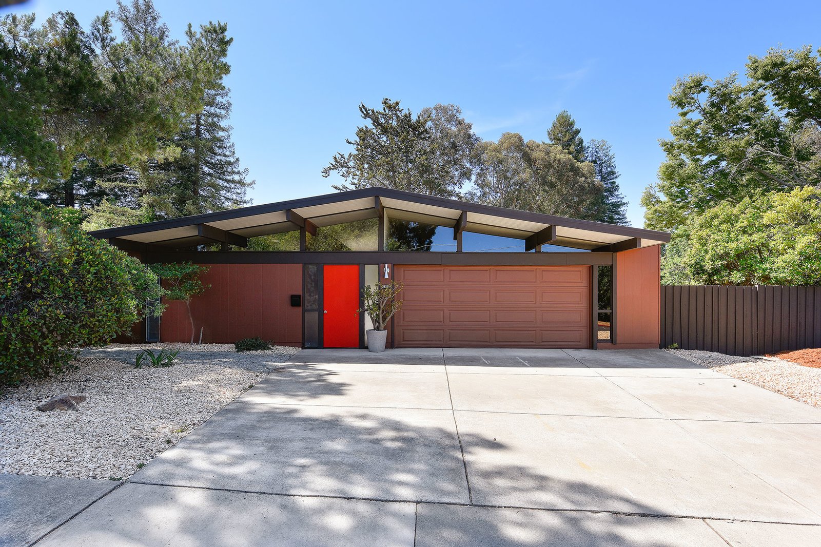 Photo 1 of 15 in A Bright and Breezy Eichler Hits the Market at 1.45M
