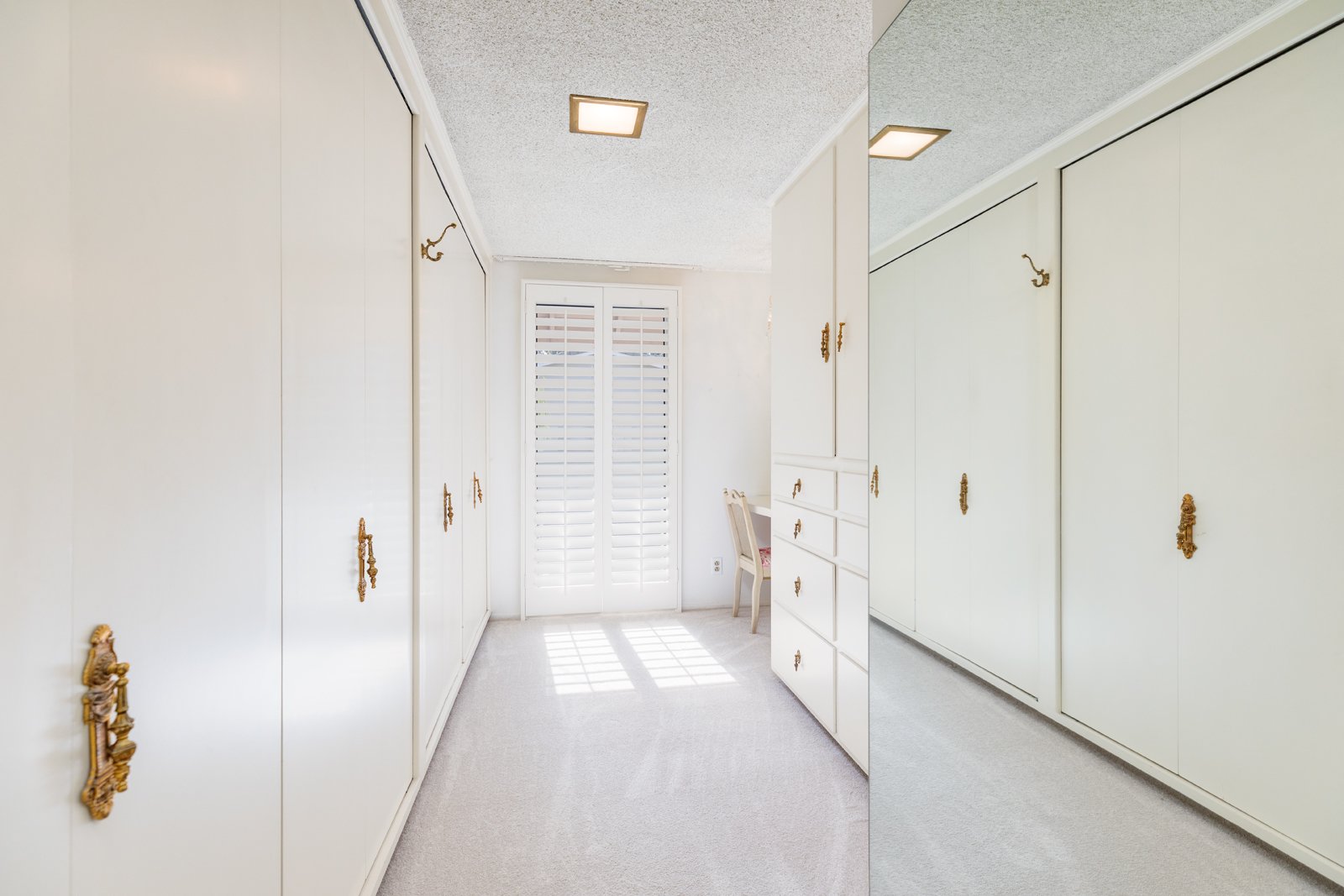 Photo 5 of 7 in The Beloved Brady Bunch House Hits the Market at $1.89M ...
