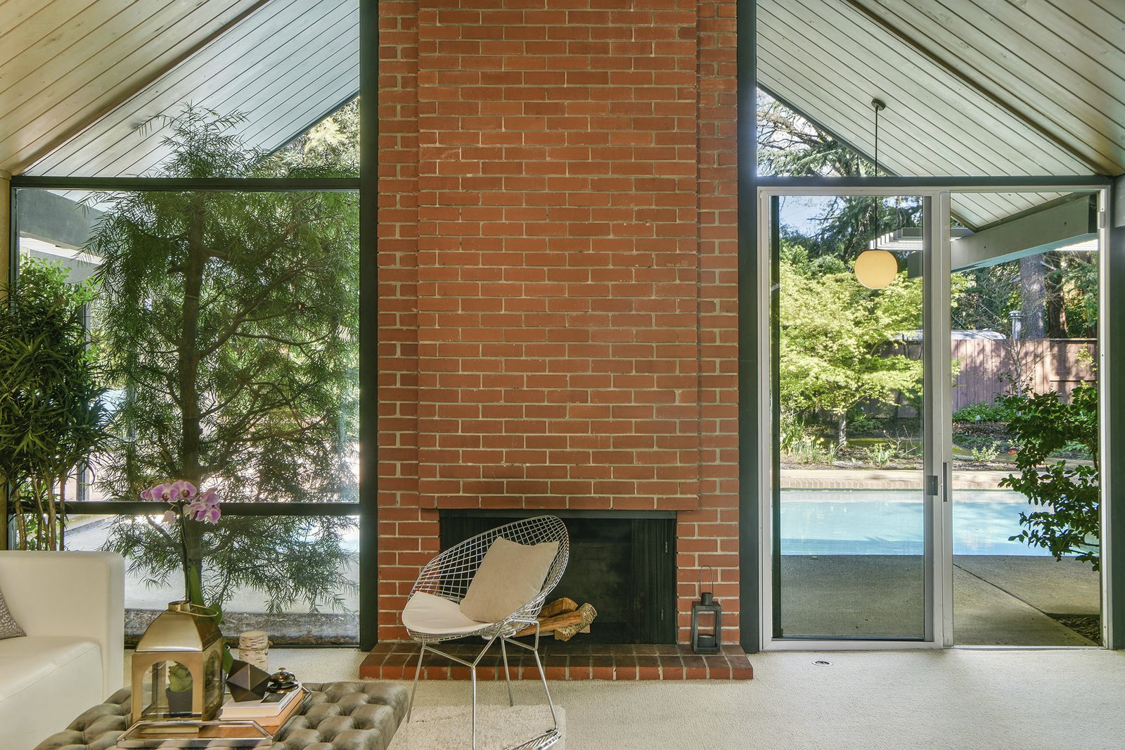 Photo 1 of 18 in A Respectfully Renovated “Super Eichler” Asks 2.5M in