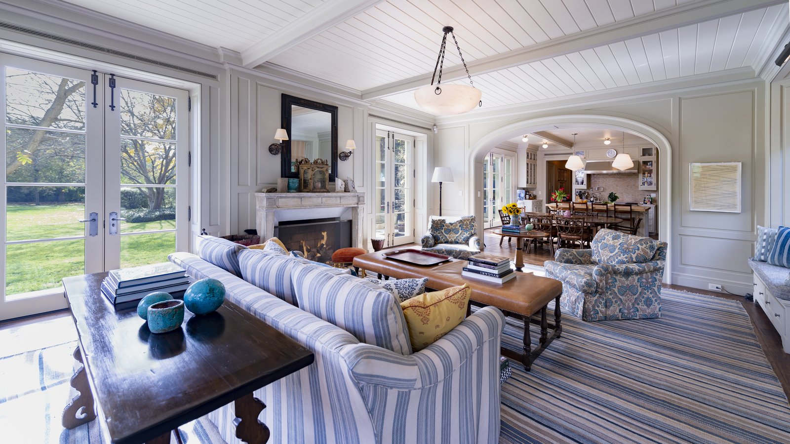Photo 4 of 8 in Jim Belushi's Mediterranean-Style Brentwood Estate Asks ...