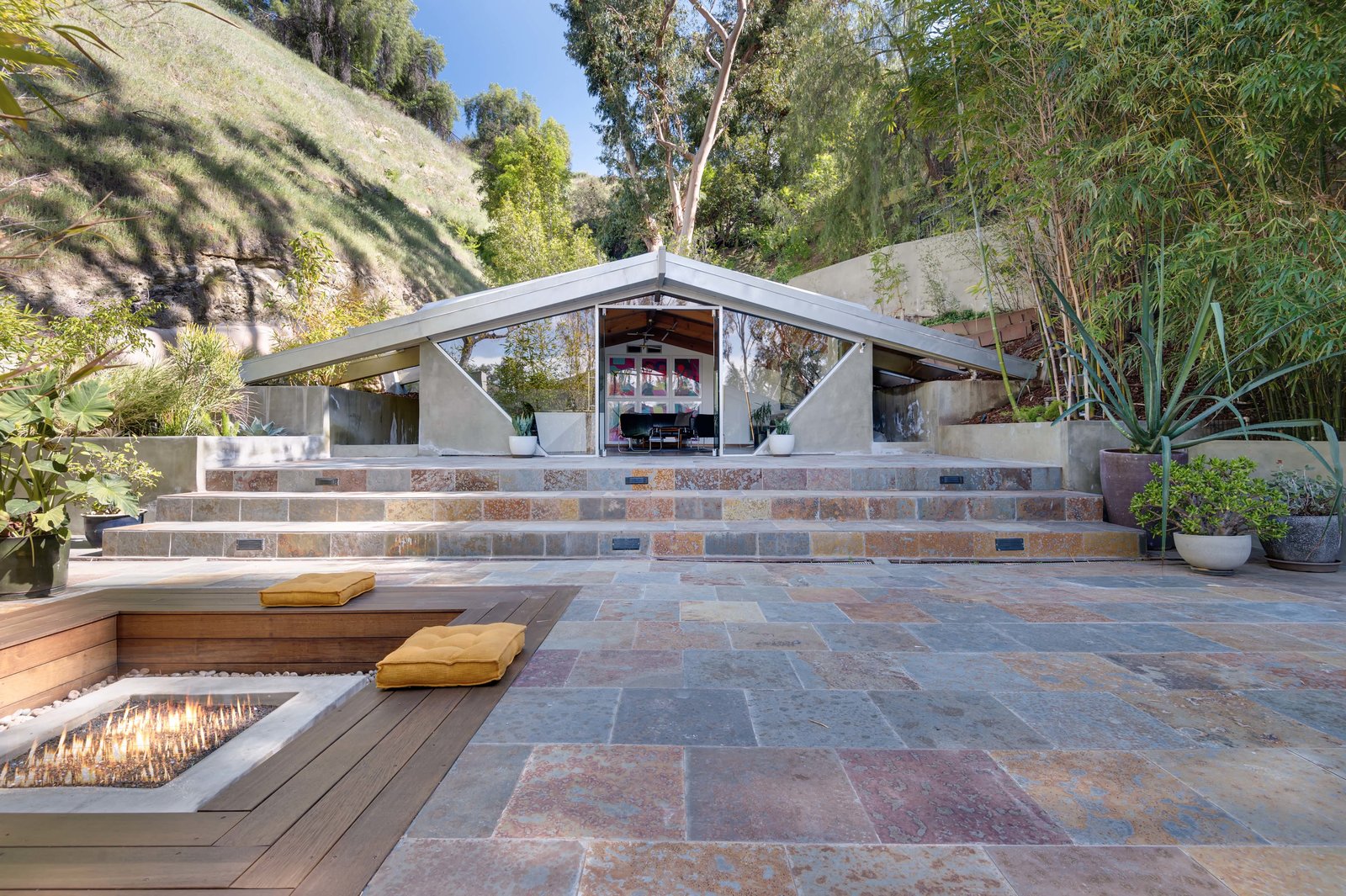 Photo 14 of 18 in SurferArchitect Harry Gesner’s Futuristic Triangle