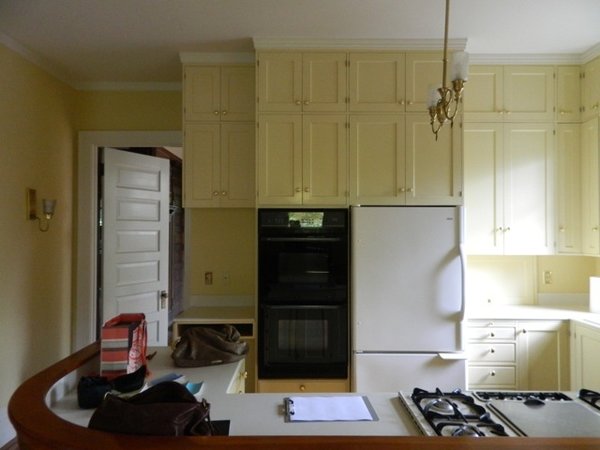 Although the kitchen had been updated in the ’80s, the changes hadn’t aged well.