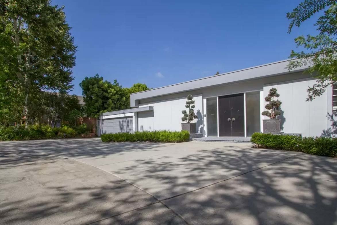 Photo 8 of 25 in Mid Century Modern in Beverly Hills by Airbnb Dwell