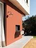 A built in Electrolux BBQ, semi-recessed into the wall is the antidote to the butcher and footballer designed ‘beef scorcher’.
© Justin Alexander Photo 9 of Balancing Home modern home