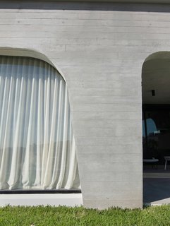 Along with its modern, refined appearance, the architects also relied heavily on concrete due to the material's resistance to seaside aggression—such as salt, humidity, and wind, which are unsparing agents of rapid decay. 