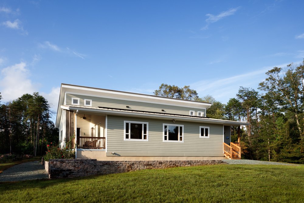 Photo 8 of 15 in NetZero Prefab Home by Deltec Homes Dwell