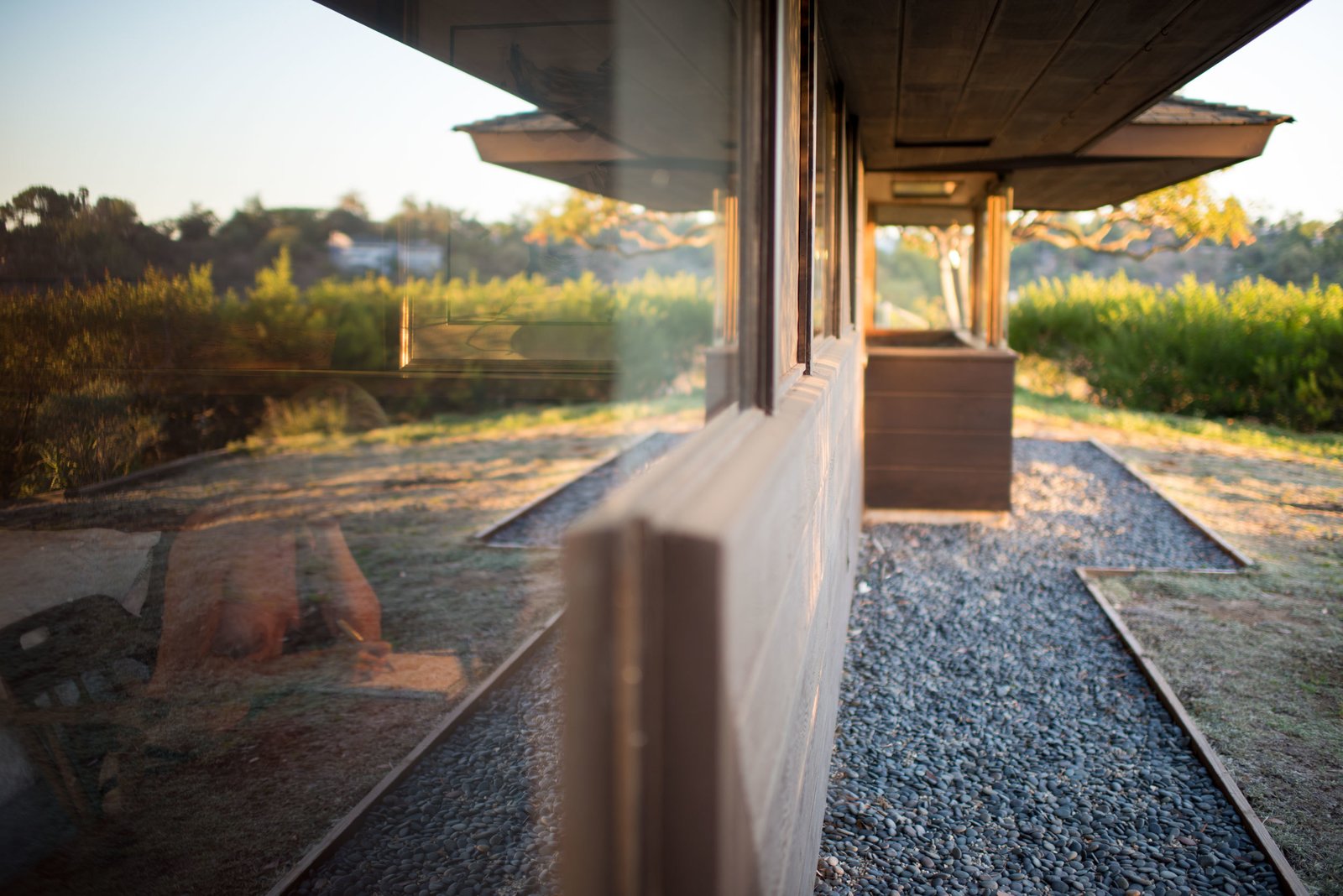 the-wolford-house-by-james-delong-1947-mount-washington-los-angeles-california.jpg