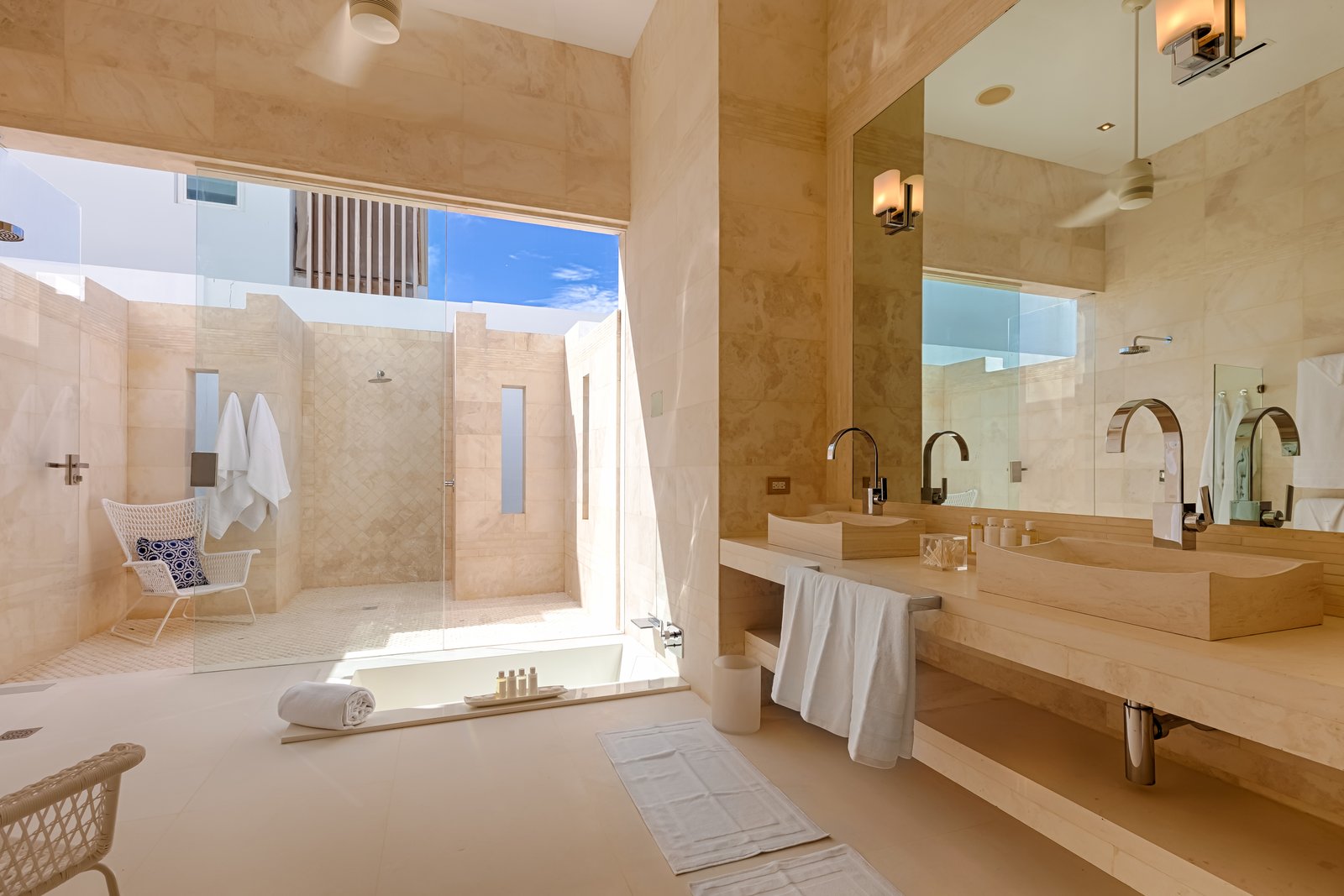 Master bath with outdoor shower