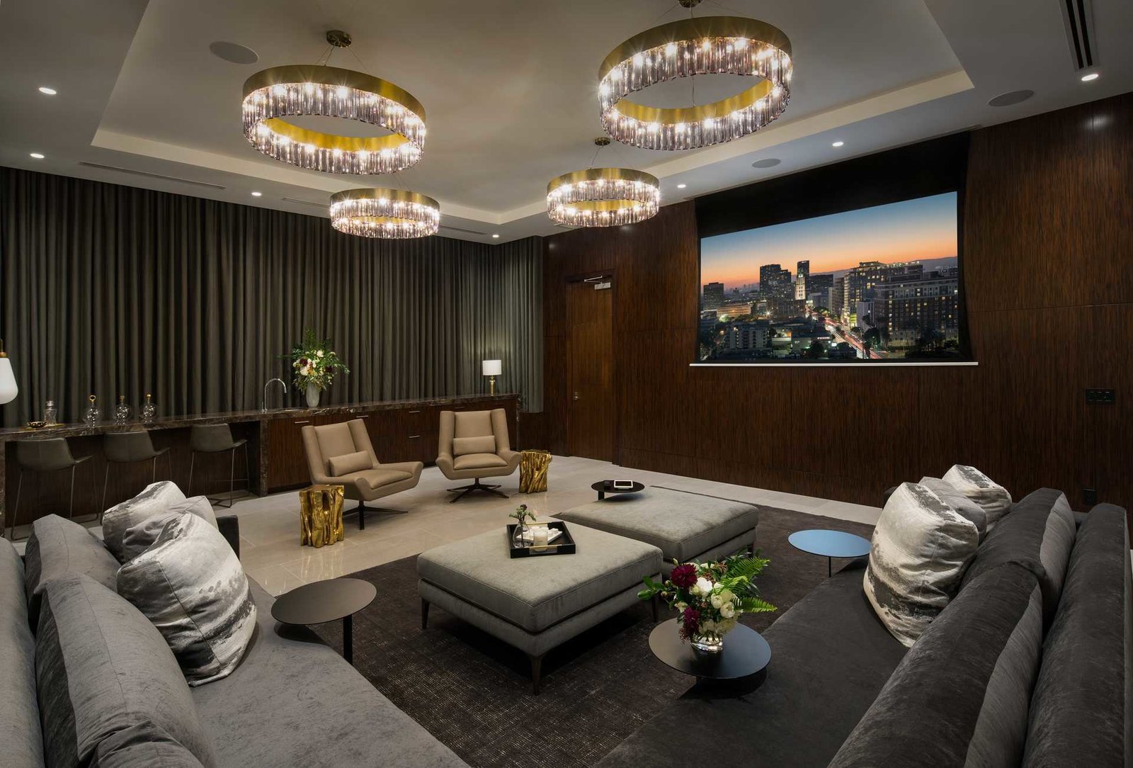 Picture of Photo 4 of 10 in The Ultimate Luxury Penthouse in Downtown L.A. by ...