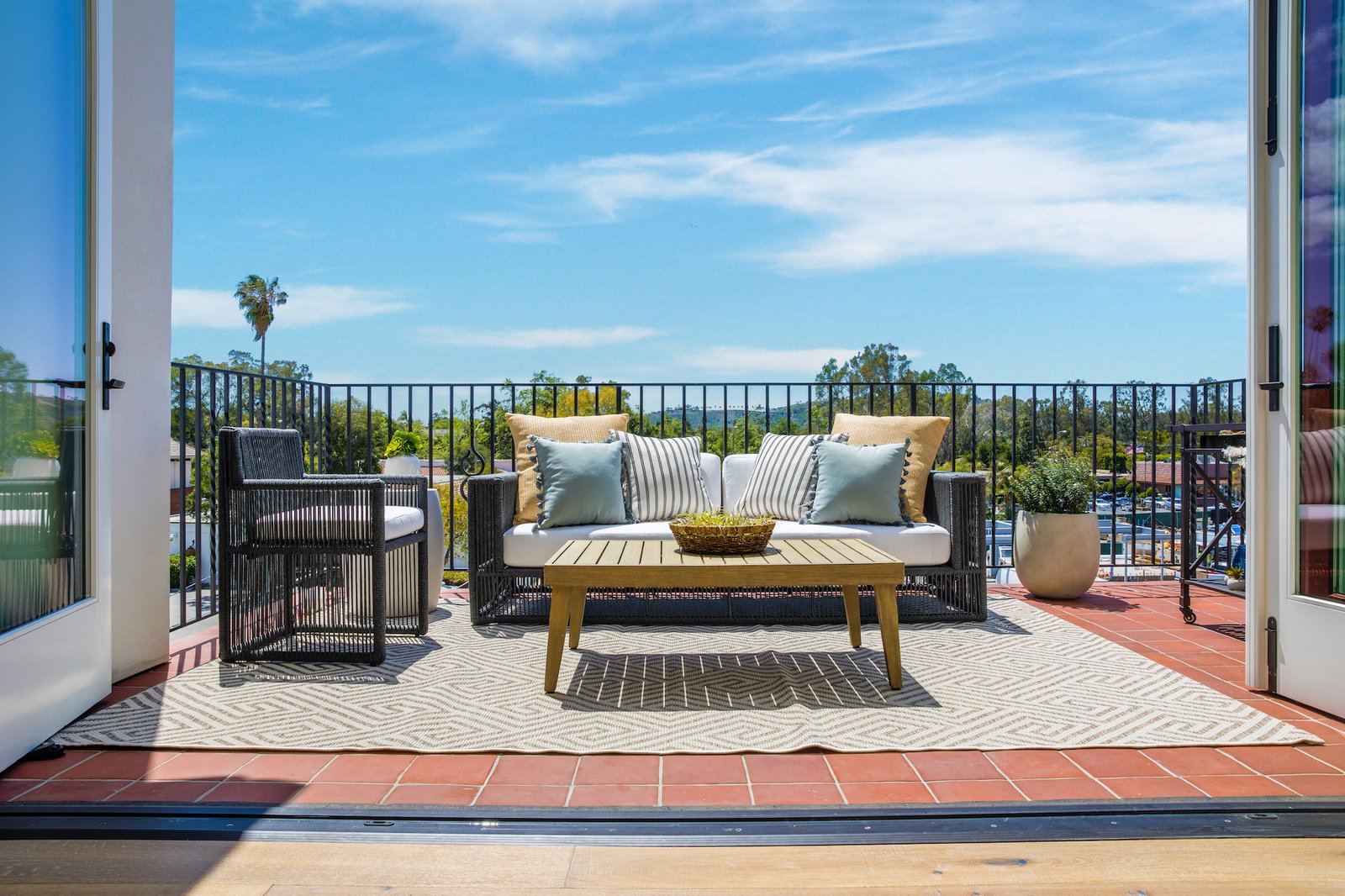 Photo 9 of 9 in A Modern Take On Classic Santa Barbara Style by Luxury