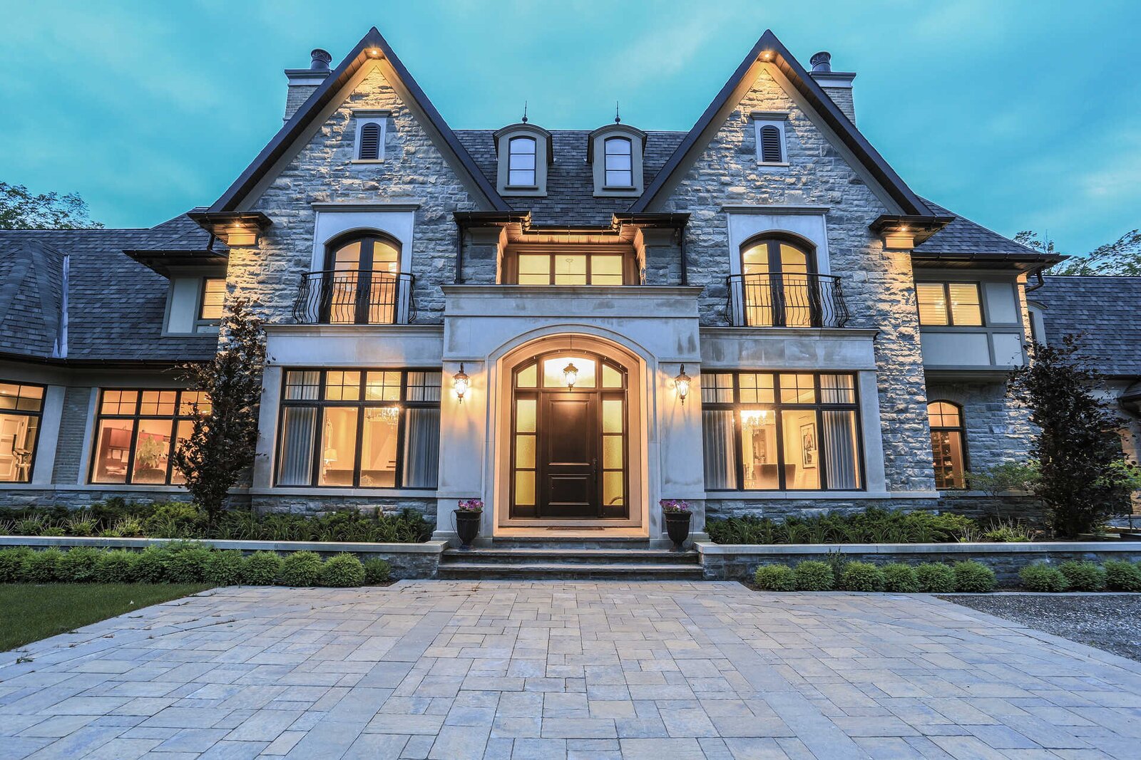 Stately Living in Milton, Ontario (6 Photos) Dwell