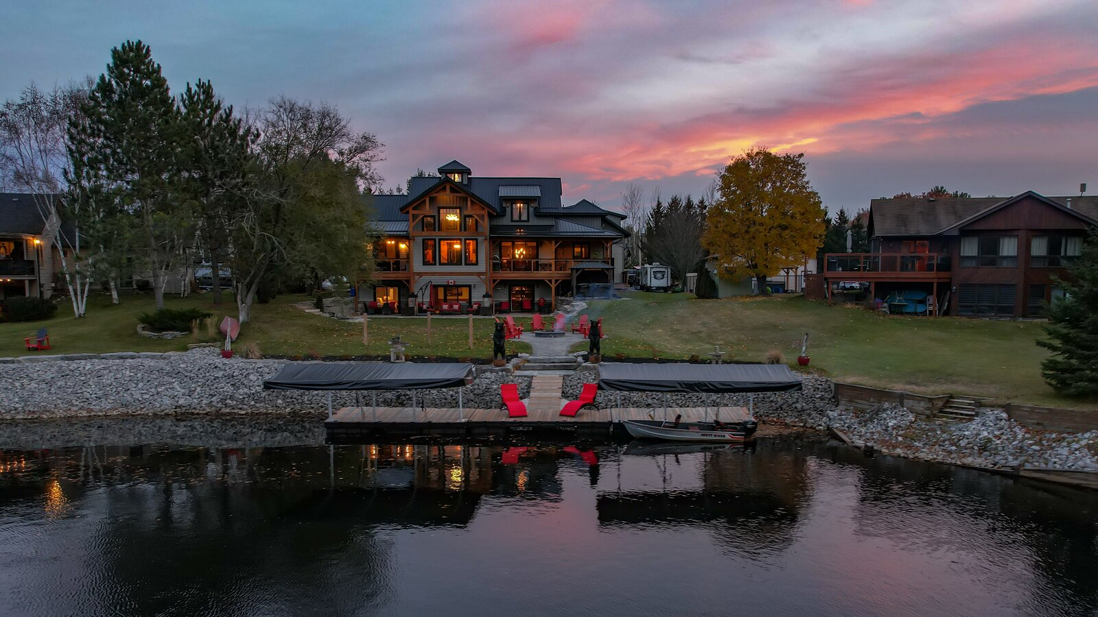 Luxury Waterfront Living in Fenelon Falls (4 Photos) Dwell