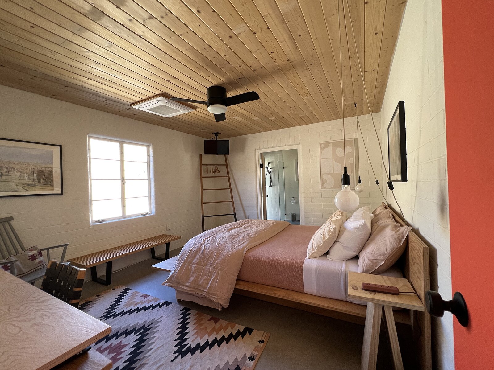 Photo 12 of 19 in Hoot Owl Ranch by Jared Eberhardt - Dwell