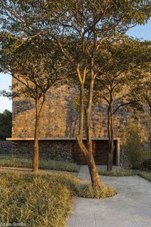 A New Hotel in Morelos Combines Local Mexican Elements With Brutalist Architecture - Photo 4 of 11 -