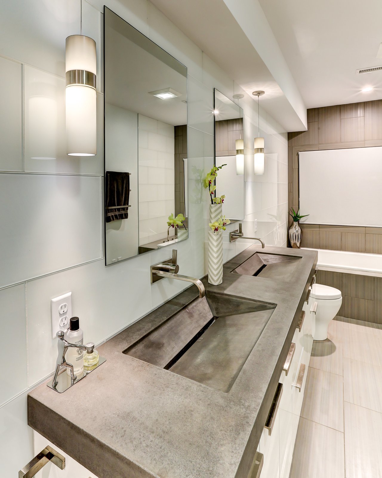 Photo 11 Of 13 In 13 Modern Bathroom Vanity Ideas Dwell