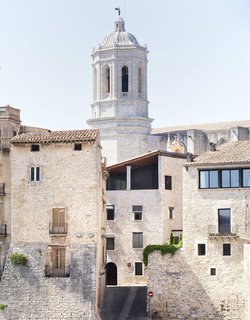 The small medieval city of Girono sits along the River Onyar.