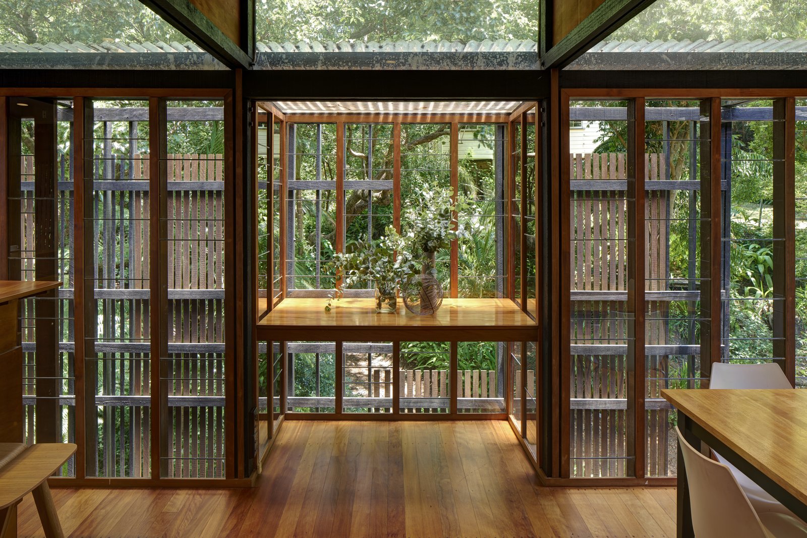 “It’s the type of space where you could feel like you are a hermit in the middle of a rainforest” says the current owner, “but then the sounds of a tennis match float in on the breeze from the opposite riverbank and remind you that you are in a city.”