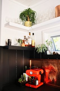 A look at the Italian ceramic kitchen countertops.