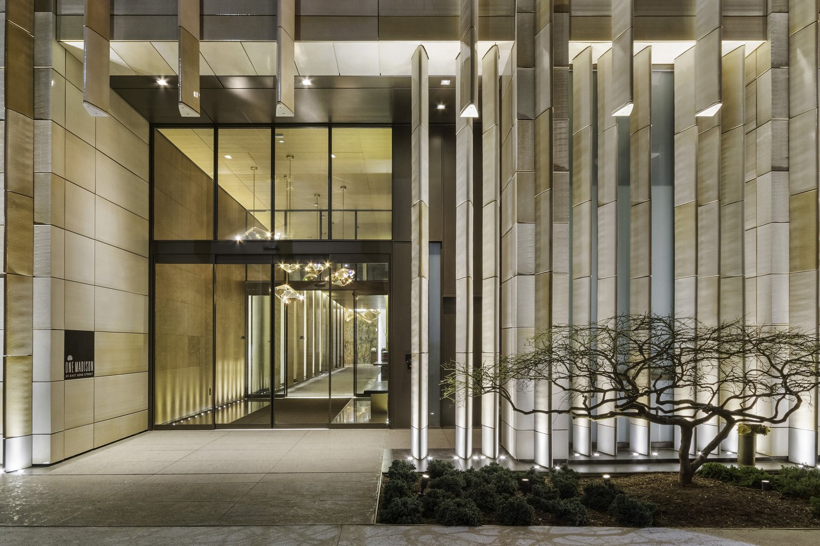 Tom Brady And Gisele Bündchen S Former Manhattan Apartment Is Listed Exterior And Apartment Building Type Designed By The Award Winning New York Architecture Interior View Photos