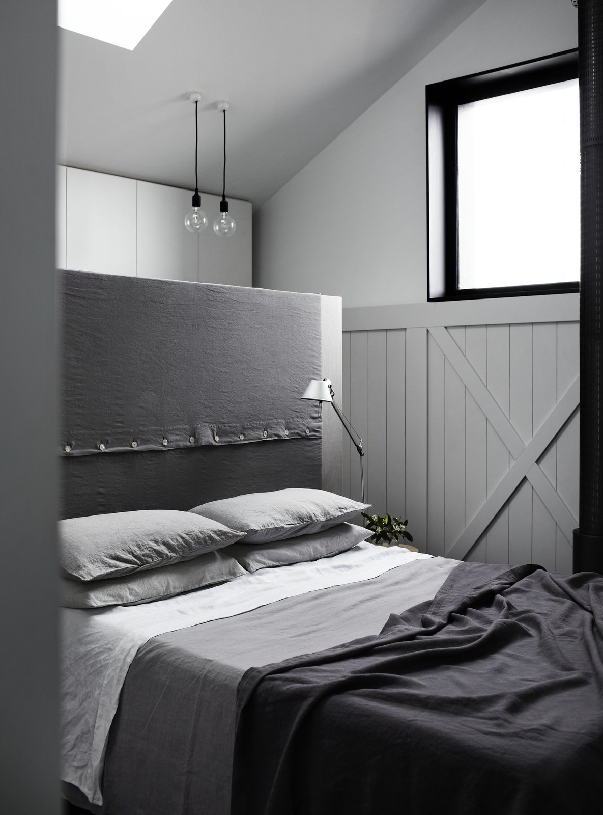 light behind bed head