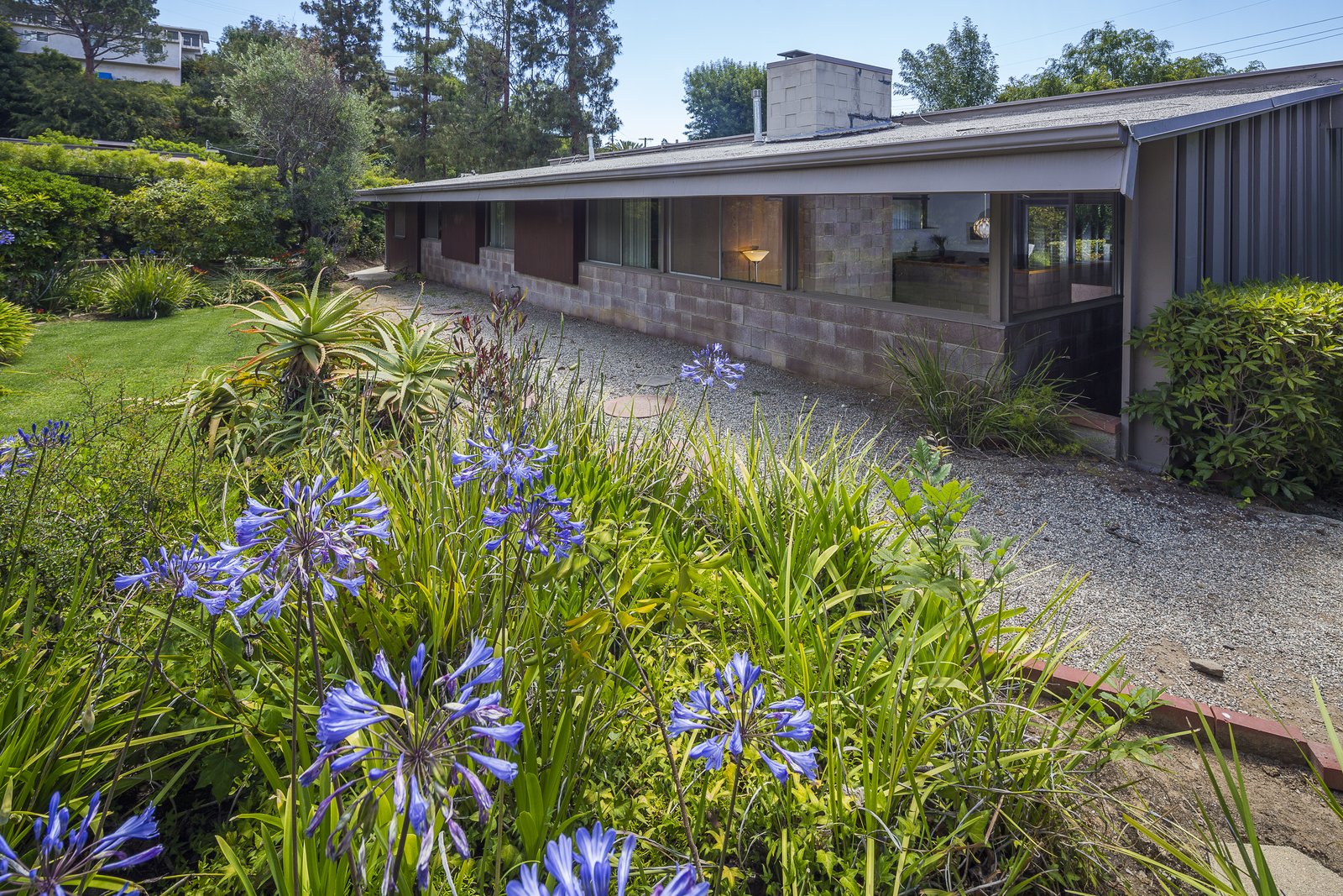 Photo 2 of 15 in Own This L.A. Midcentury by A. Quincy Jones For 2.45M