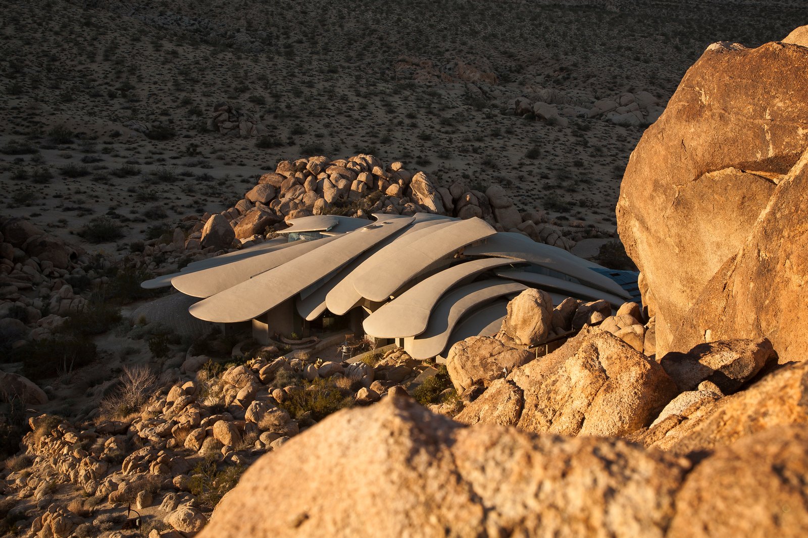 High Desert House is composed of 26 freestanding, concrete columns that look like rib bones.