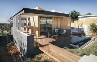 “We wanted to ‘cap’ the dwelling with a generous, almost sweeping canopy that would keep the majority of the high sun exposure areas in shade. We also played with the roof volume to break free from the constraints of a typical ‘box modern’ home,” says Pande.