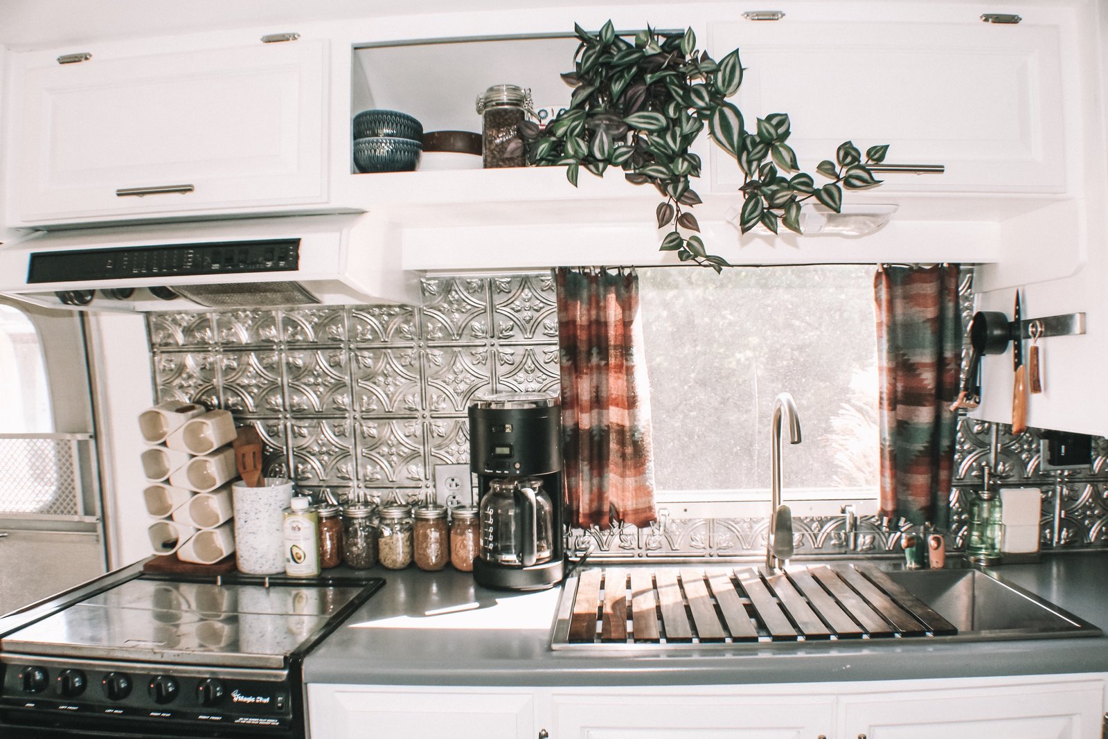 Photo 14 Of 21 In Before After Augustine The Airstream Gets A Chic Diy Makeover Dwell