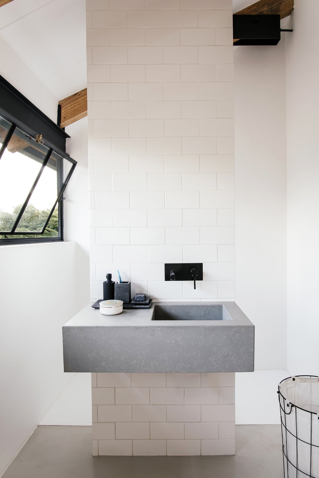 Photo 18 of 18 in A South African Architect Designs an OffGrid, Modern