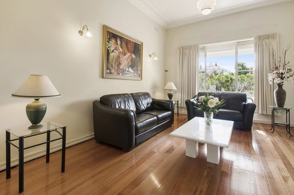The living room before the renovation.