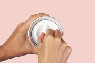 The stopper twists between two positions, one for drinking without splashes, one to seal without leaks.