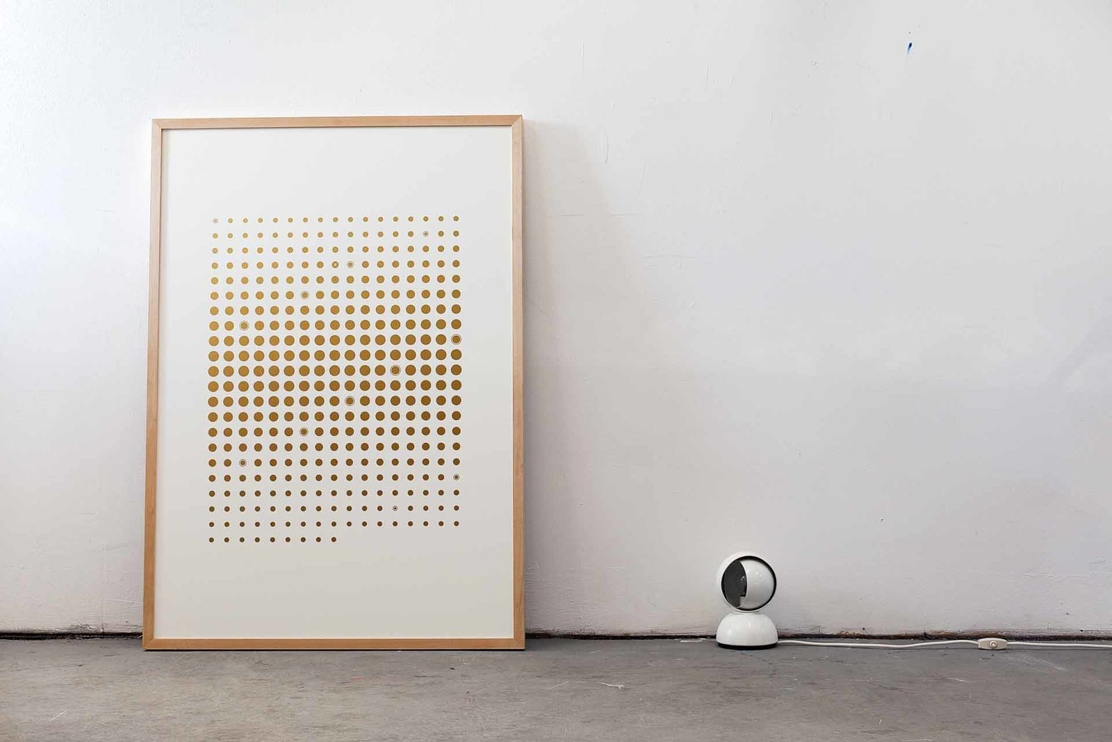 The screen-printed poster is printed with a noble golden hue on a pleasant touching Römerturm paper in strong 150g / m².