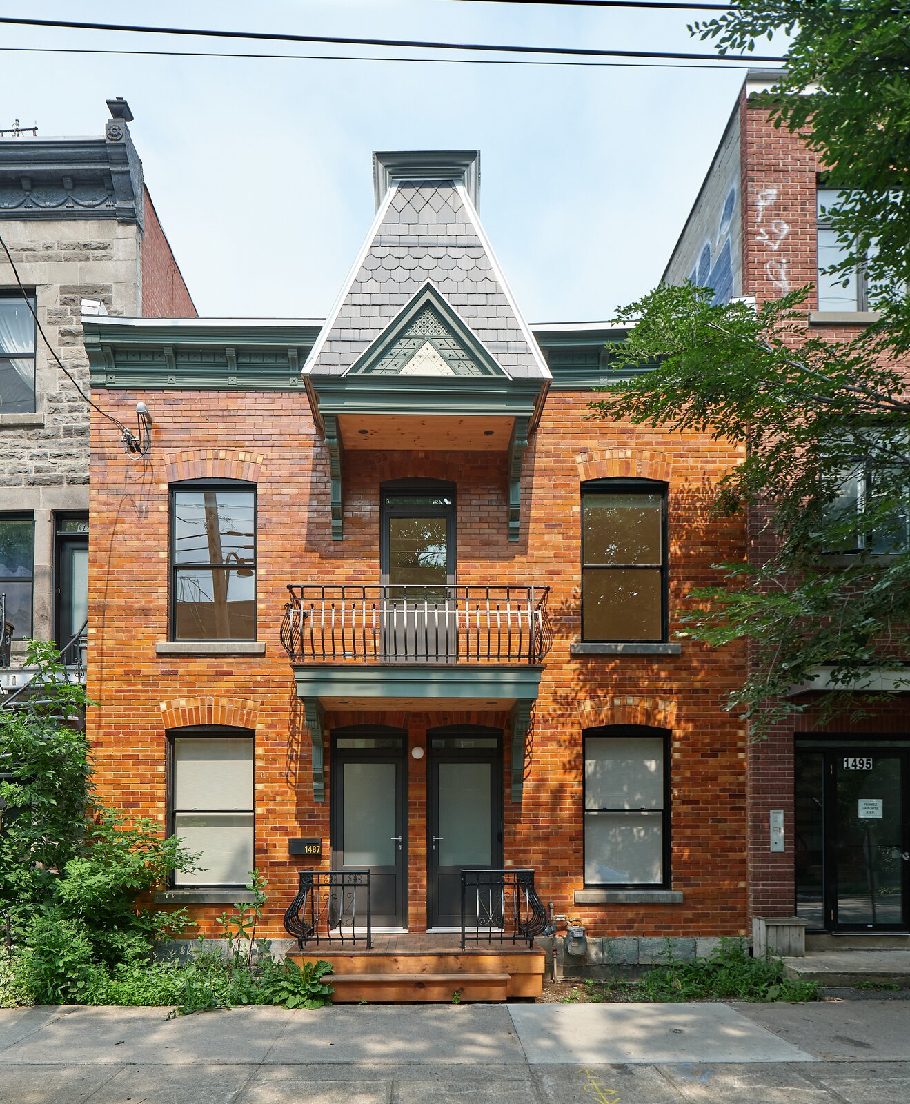 Fresh Look at Photo 2 Of 23 In Residence Mae By Alexandre Bernier
