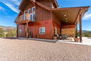 10 Prefab Barn Companies That Bring Diy To Home Building Dwell This Off The Grid Mountain Barn Home Located In Heart Of Rockies