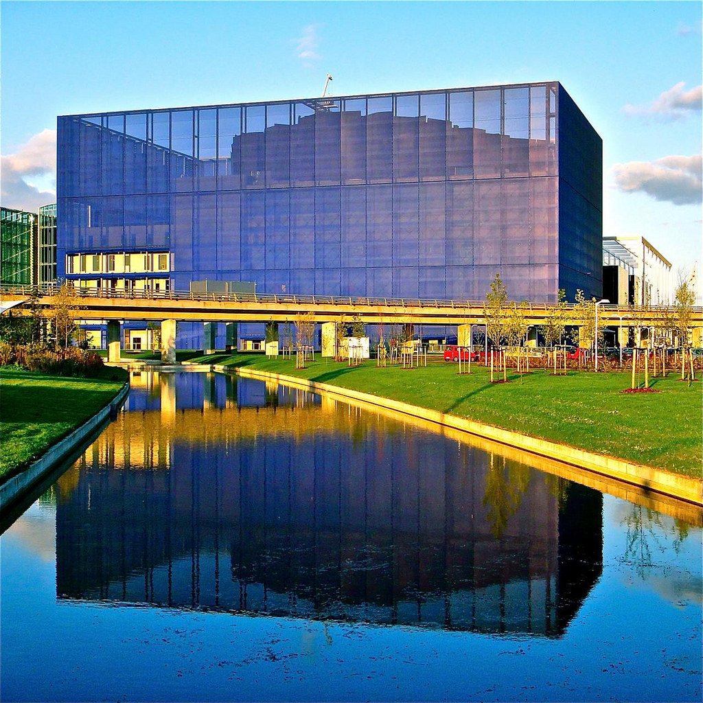 photo-5-of-10-in-10-jean-nouvel-buildings-we-love-dwell