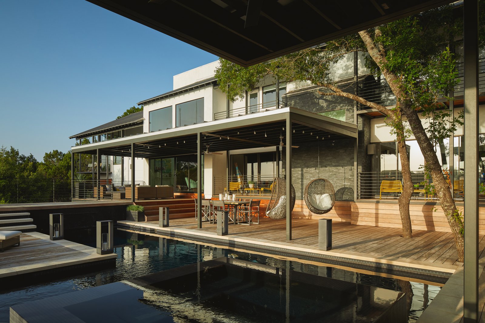Via Media Residence by Matt Fajkus Architecture | Photo by Leonid Furmansky