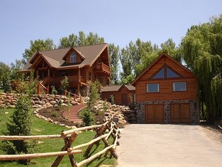 Arizona Log Homes offers 21 different prefabricated log home models that can be customized to meet specific needs and desires. Servicing several areas throughout Arizona, this firm has developed a log home product that uses a prefabricated, factory-built process to construct homes ranging from 750 square feet to 6,000 square feet.
