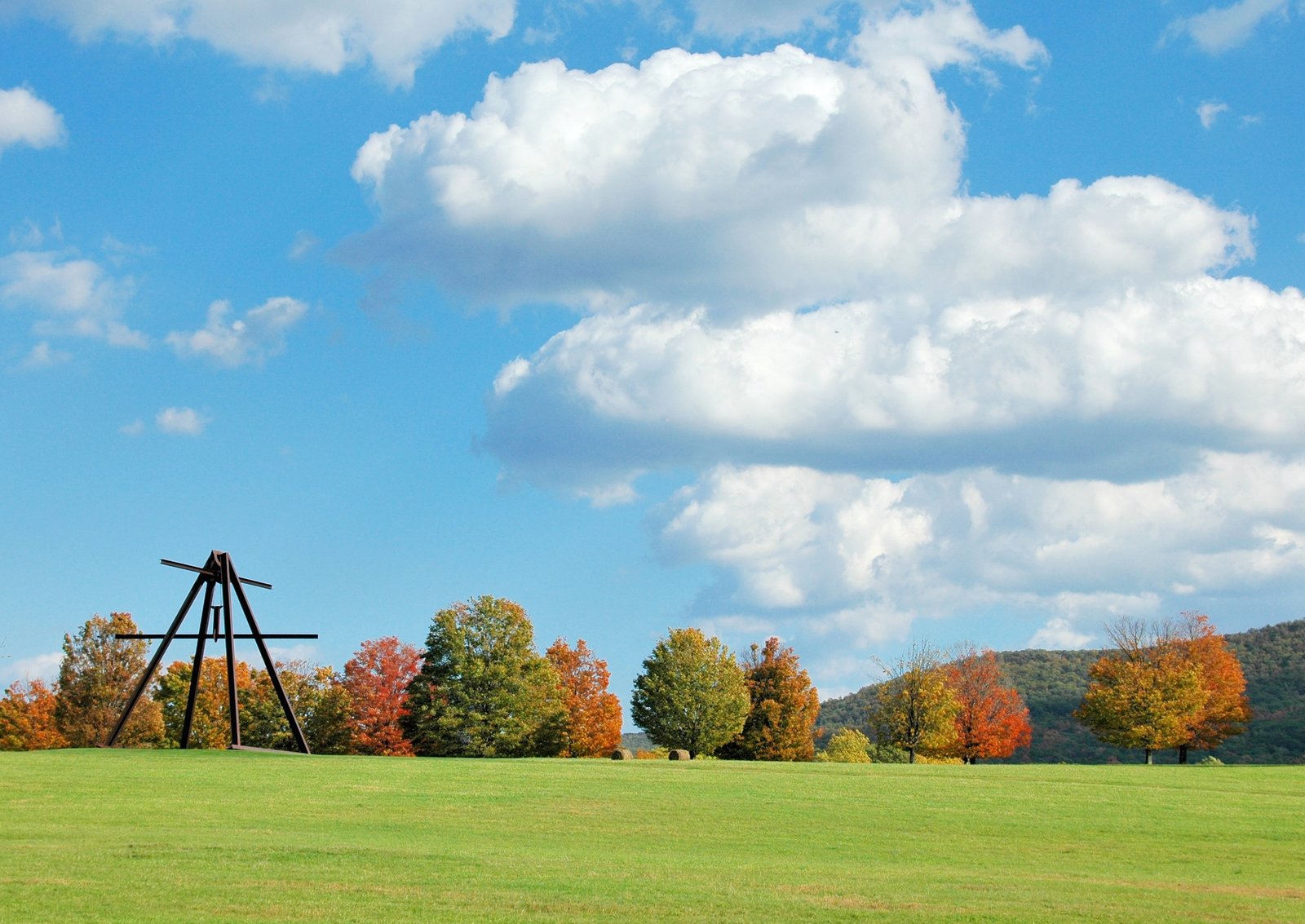 Top 8 Outdoor Sculpture Parks Perfect For a Summer Outing Dwell