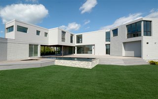 As a custom modular home builder in Central Pennsylvania, Icon Legacy builds prefab, systems-built modules and then delivers the modular components through a network of independent regional builders all along the East and Gulf Coasts, from Alabama to New Hampshire. The family-run business owns and operates a 62,000-square-foot building designed to house both the office and manufacturing space, which is conveniently located near major highways for ease of transportation to your site.