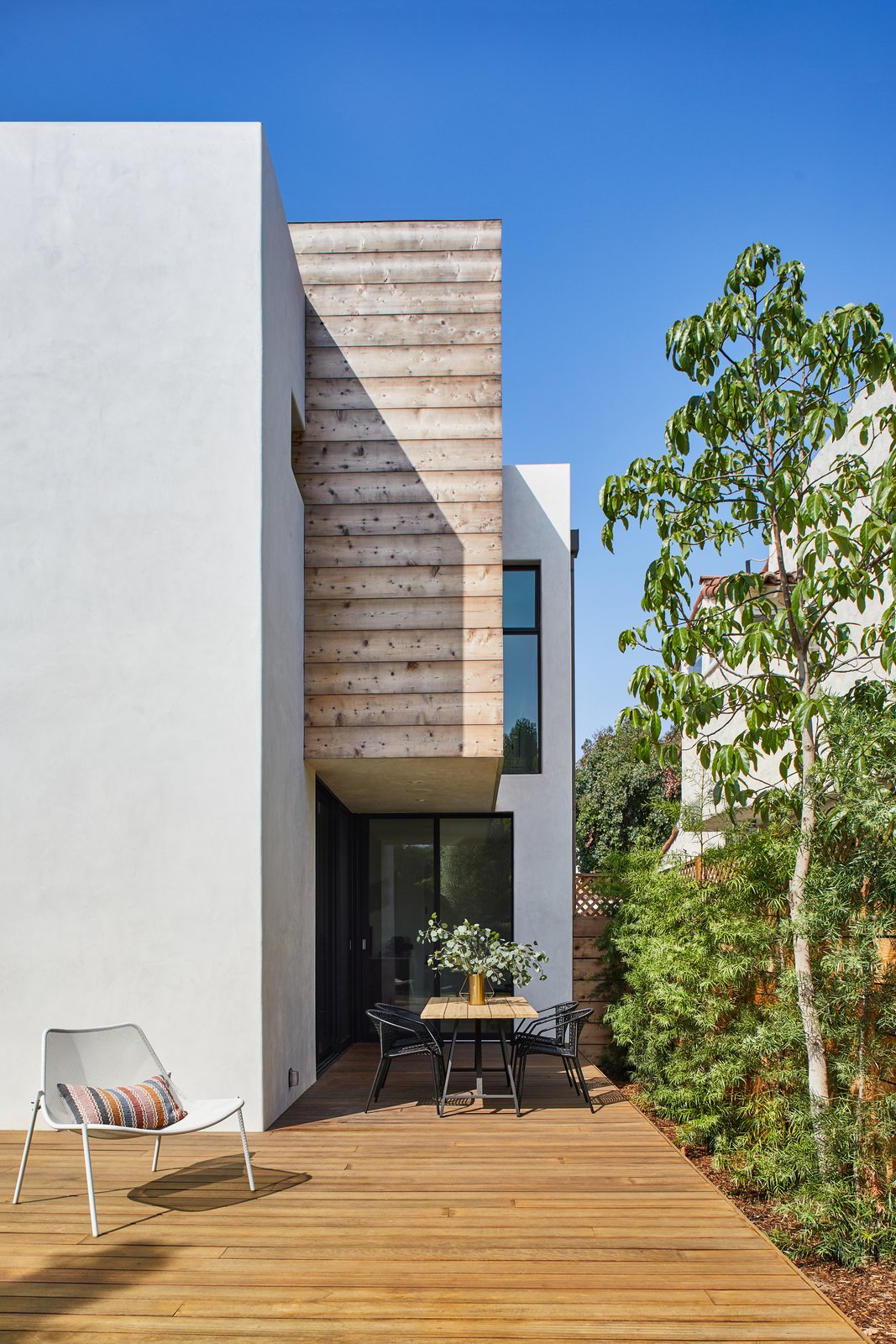 modern indoor outdoor living spaces on Photo 1 Of 1682 In Exterior Wood Flat Photos From A Modern L A Home Mixes California Mediterranean With Art Deco Vibes Dwell