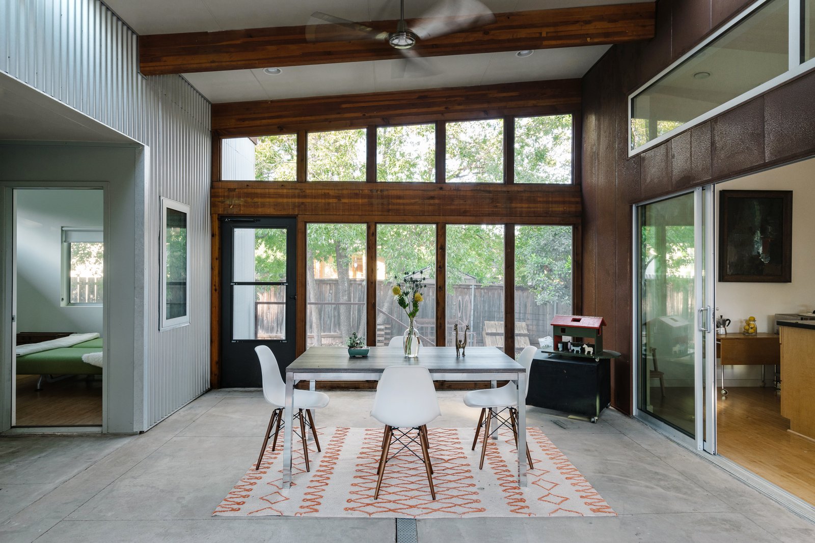 Photo 3 of 11 in A Breezy Modular Home Keeps Cool in Austin, Texas Dwell