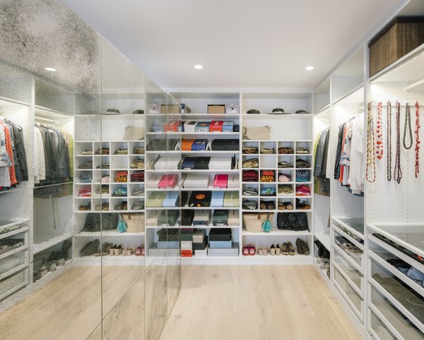 Best 60 Modern Storage Closet Type Design Photos And Ideas