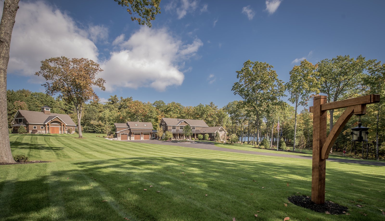 Photo 2 of 29 in The Meredith House & Barn by Yankee Barn Homes Dwell