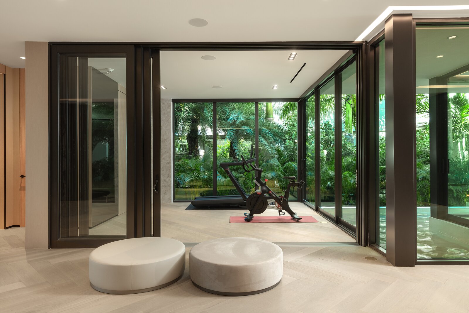 Photo 11 of 14 in Stunning Tropical Modern Home in Miami’s Bay Harbor